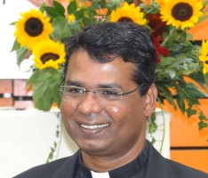 Große katholische Seelsorgeeinheit errichtet – Pfarrer Lourdo Hirte über 15.000 Katholiken