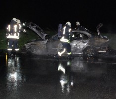 Auto in Nußloch völlig ausgebrannt – Sperrung der Kreisstraße