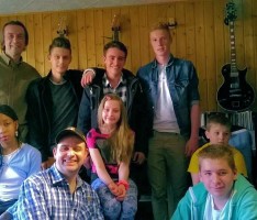 Animus-Klub-Kids interviewten Nachwuchs- Bands in Nußlocher Gitarrenschule Klügel