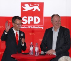 Peer Steinbrücks Buchvorstellung „Vertagte Zukunft“ in Nußloch fand viele Zuhörer