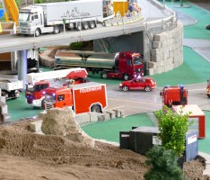 Feuerwehr-Großeinsatz im Maßstab 1:16</br>Keine Angst: Die wollen doch nur spielen!
