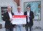 Sparkasse Heidelberg spendet 1250 Euro an die IG Volksschauspiele in Nußloch