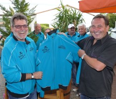 Nußloch Minigolfer in neuer Vereinskleidung – Gesponsort vom Parkcafé