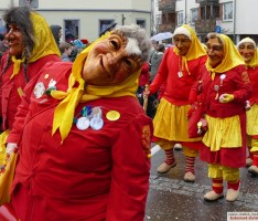 Hart im Nehmen: Nusslocher Faschingszug bei bestem schottischen Sommerwetter