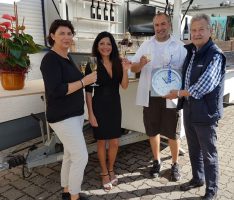 Nußloch: Geschäftseröffnung „Imker & Winzer“