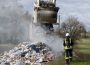 Nußloch: Ladung von Müllfahrzeug brennt – Feuerwehr löschte schnell