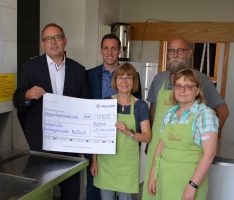 Netze BW spendet 1.210 Euro aus der „Portokasse“ an Nußlocher Mahlzeit