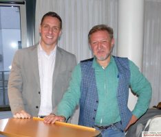 Finks Holzskulpturen im Nußlocher Rathaus – Natürlich(e) Meisterwerke ab 57 Euro