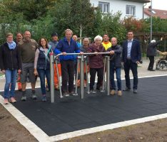 Nußloch: Eröffnung Barfußpfad und Outdoor-Fitnessgeräte im Nepomuk-Park