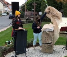 „Gedenke, vergiss nicht!“ – Nußlocher Gurs-Mahnmal eingeweiht