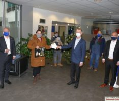 Junge Nußlocher Familie erhält 2.020 € Hauptgewinn des Lions Adventskalenders