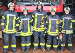 Foto: Freiwillige Feuerwehr; ( v.l.n.r) Thomas Gamber, Annalena Skarsig, Marcel Steinmann, Sven Zimmer, Kamran Temel. 