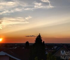 Rauchfahnen von den US-Waldbränden gestern Abend über Nußloch sichtbar