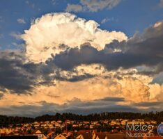 Riesiger Cumulonimbus östlich von Nußloch