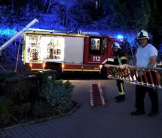 Doppelter Einsatz für die Freiwillige Feuerwehr: Ölspur und Rauchmelderalarm