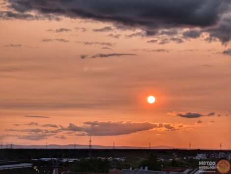 Rauch aus Kanada – Darum sehen die Wolken heute so seltsam aus