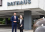 Sandhausen Rathaus: Kämmerin Melissa Steinert jongliert auch privat mit Zahlen