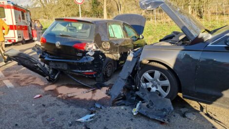 Nußloch: Schwerer Verkehrsunfall auf der L 594 – Unfallbeteiligte flüchtig