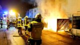 Nußloch: Mülltonnen-Abstellplatz brennt lichterloh