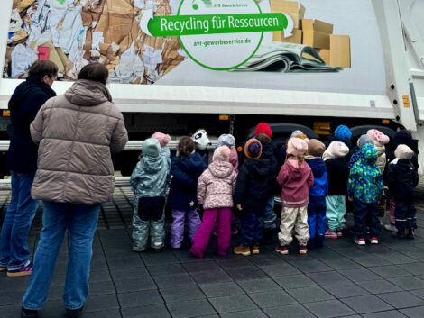Überraschungsbesuch der AVR GewerbeService im Kindergarten Leimen