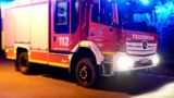 Feuerwehr öffnet Wohnungstür nach medizinischem Notfall