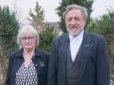 Das Leitungsteam der ehemaligen Gemeinderäte gratuliert dem Ehepaar Fink zur Goldenen Hochzeit