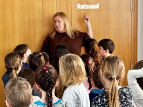Kleiner Besuch im großen Rathaus: 30 Nachwuchsexperten erkunden die Verwaltung
