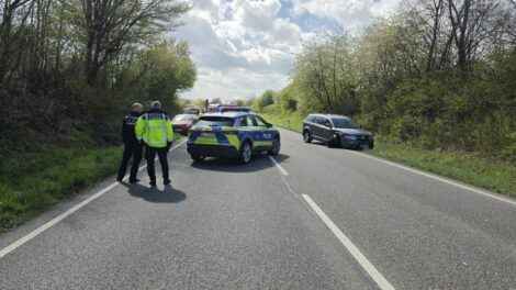 B3 bei Wiesloch: Riskantes Überholmanöver löst Unfall aus – Verursacher flüchtet