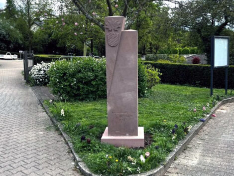 Das Denkmal hat seinen Platz gefunden