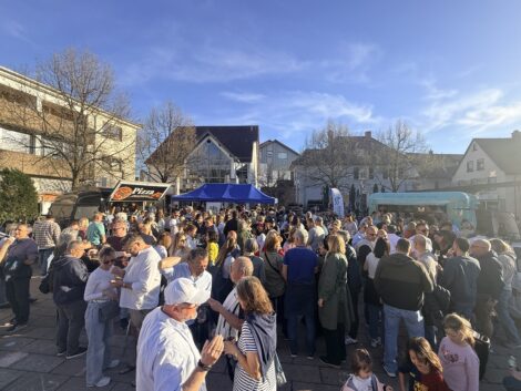 Ein Jahr Abendmarkt Nußloch – Erfolgreiche Geburtstagsfeier auf dem Lindenplatz