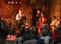 Begeisterung bei „Kultur im Hof“: Borsch4Breakfast verzaubert Publikum auf dem Dilsberg