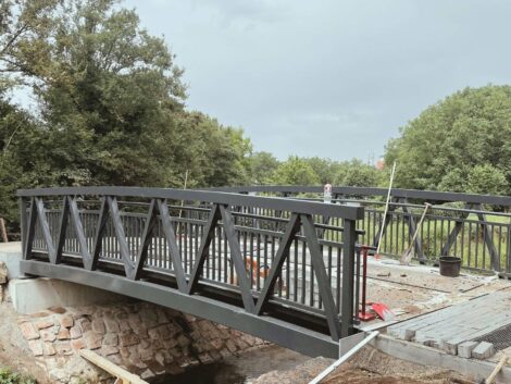 Neue Leimbachbrücke an der Carl-Metz-Straße freigegeben