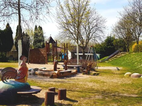 Trockenzeit auf dem Hühnerspielplatz