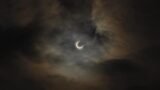 Wenn der Mond die Sonne knabbert: Was Nußloch heute Abend am Himmel erwartet