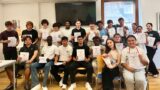 50 junge Erwachsene verbessern Deutsch für Ausbildung und Beruf