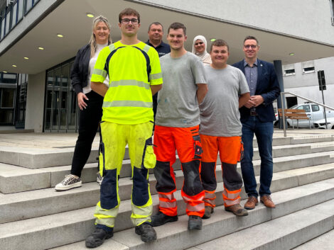 Gemeindeverwaltung Nußloch begrüßt neue Mitarbeiter und Azubis